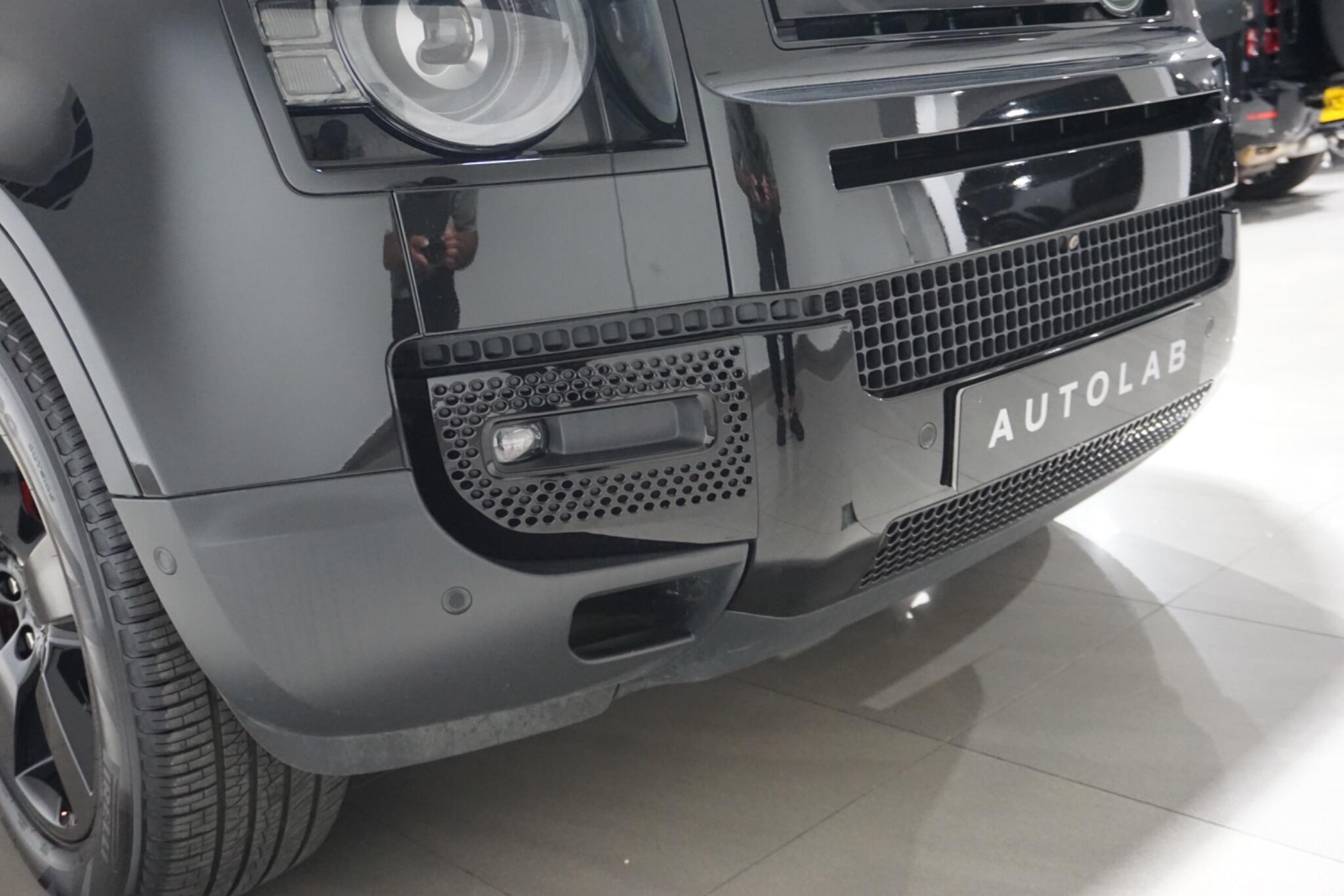 Land Rover Defender 110 3.0 D250 MHEV HSE Hard Top SUV Auto 4WD MWB Euro 6 (s/s) 5dr